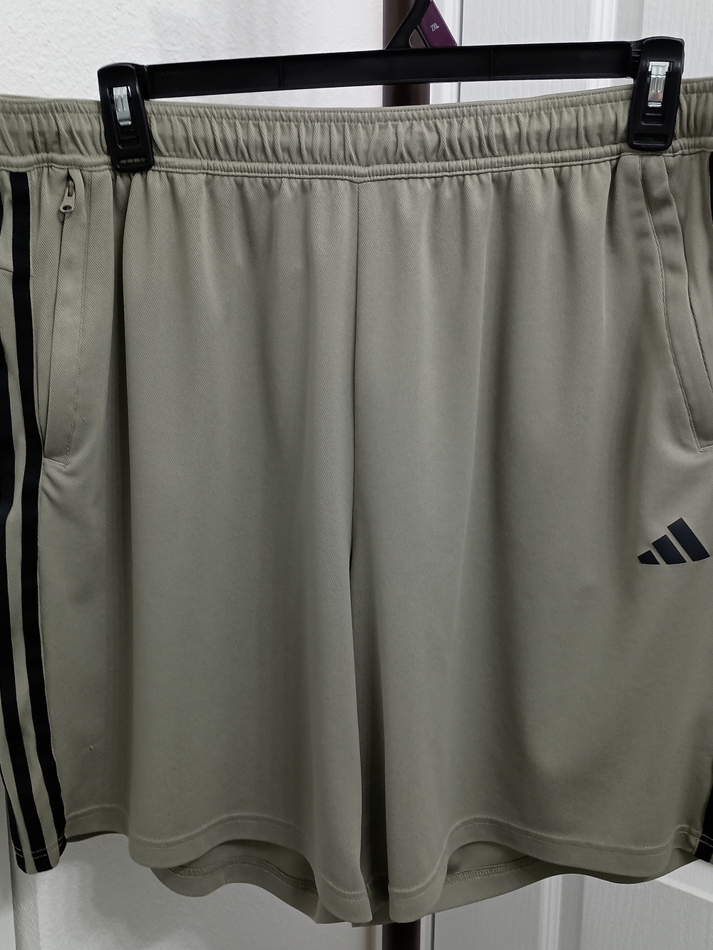 Men's Adidas Aeroready Athletic Shorts Size 2XL * Zip Pockets * Gray Green *Long